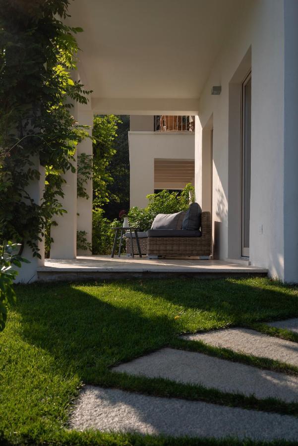 Apartamento La Mascarana Lesa Exterior foto